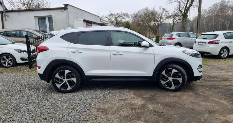 Hyundai Tucson cena 61900 przebieg: 174000, rok produkcji 2016 z Kamieńsk małe 211